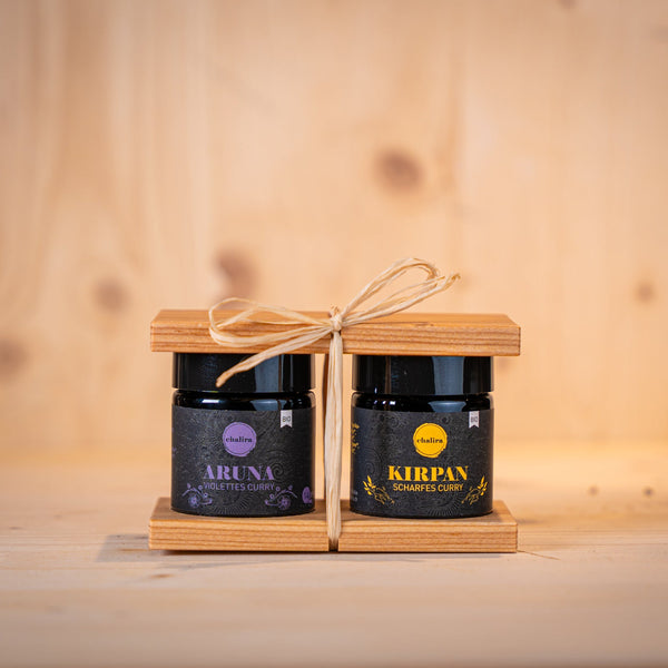bio curry geschenkset mit Aruna Violettes Curry und Kirpan Klassisches Curry im Holzset