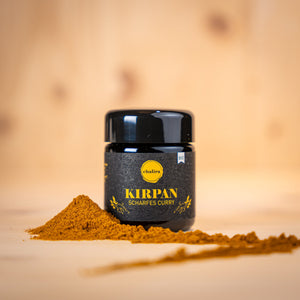 KIRPAN Scharfes Curry im Glas mit Gewürzpulver, ideal für das bio curry geschenkset.