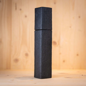 Pfeffermühle aus Spaltholz von Klaus Wangen