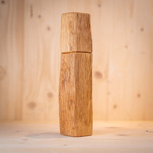 Pfeffermühle aus Spaltholz von Klaus Wangen