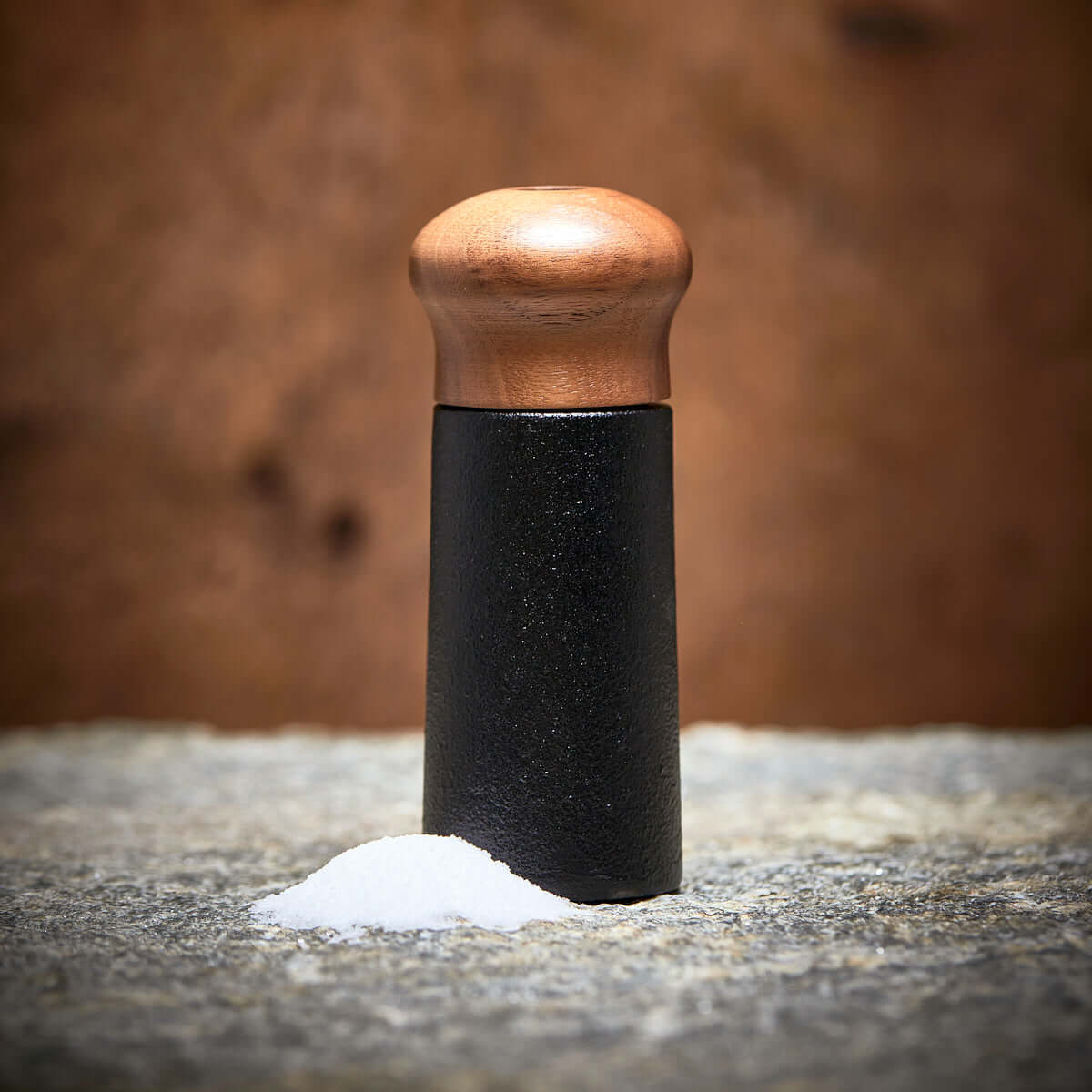 Salzstreuer Skeppshult aus Gusseisen mit Salz