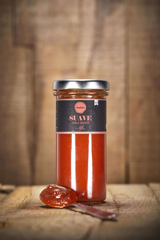 Suave milde Chili Sauce Ketchup im Glas mit Löffel